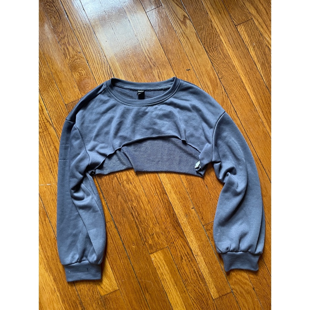SHEIN ~ Gray Super Crop Pullover